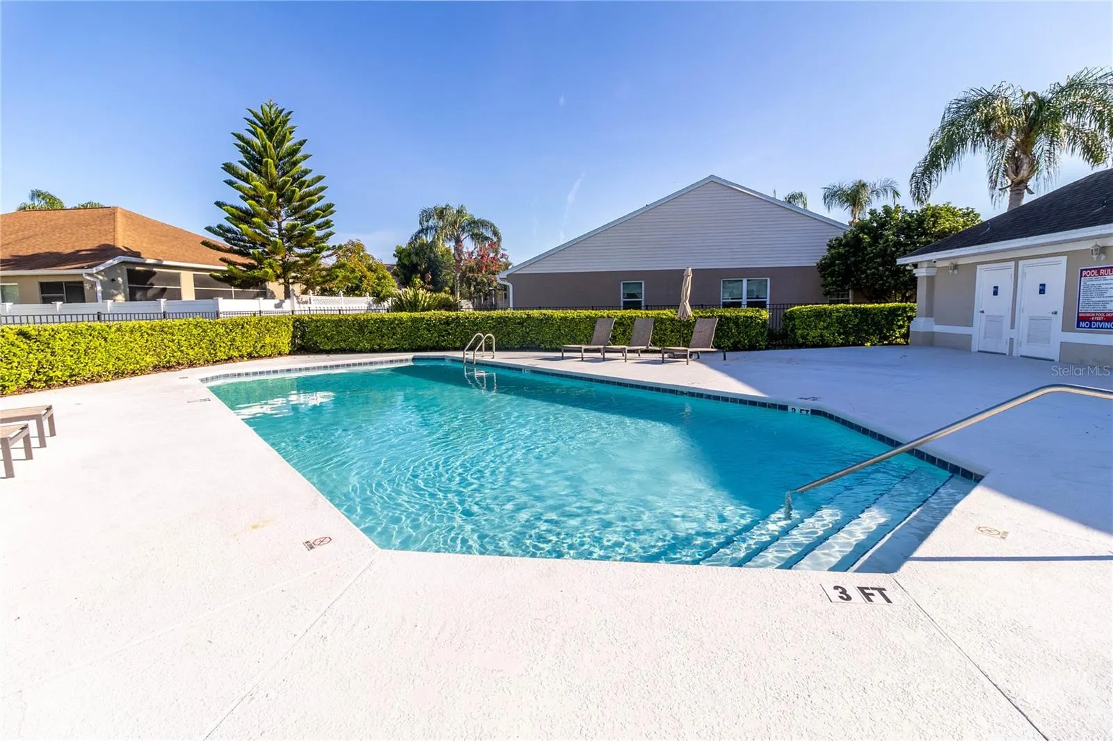 3203 HERONS POINT CIR