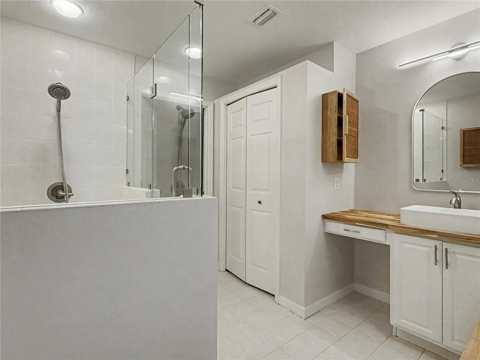 125 LAKE ROY DR