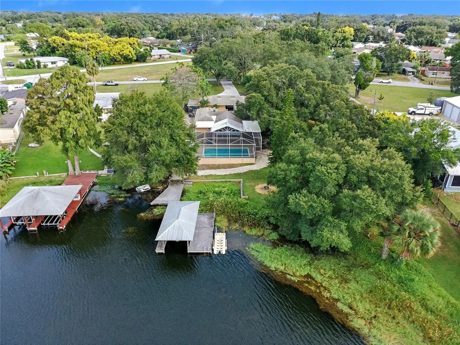 125 LAKE ROY DR