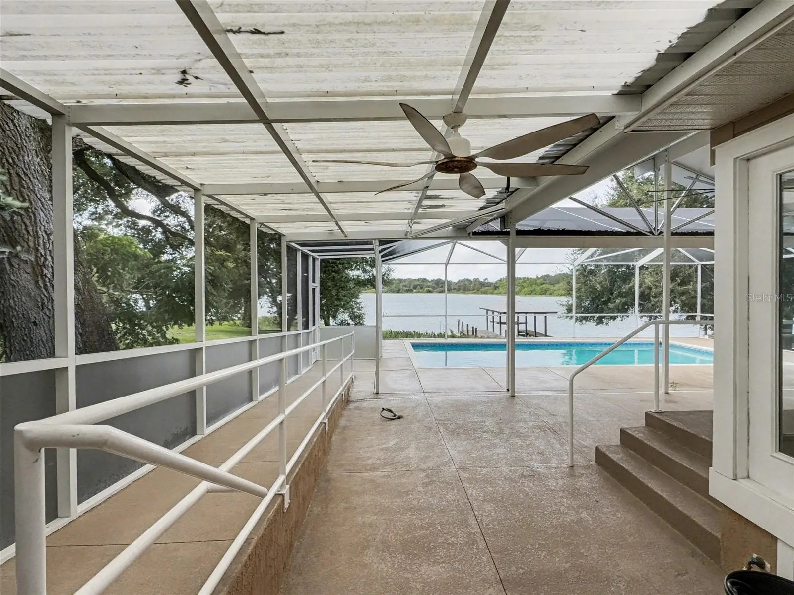 125 LAKE ROY DR