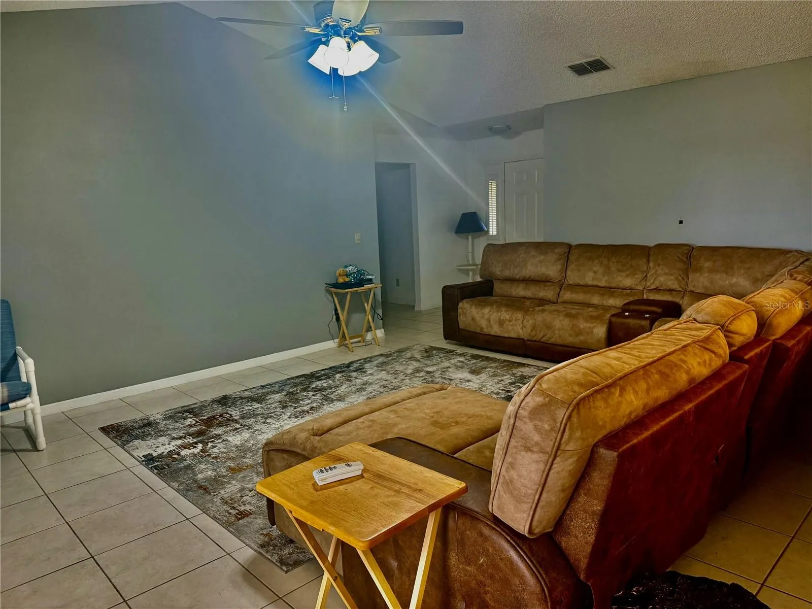 806 CHAMBERLAIN LOOP