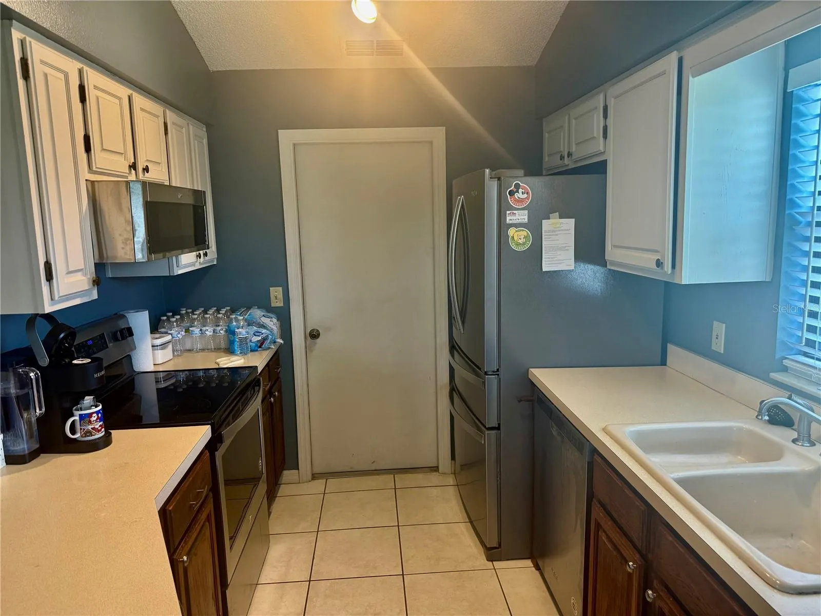 806 CHAMBERLAIN LOOP