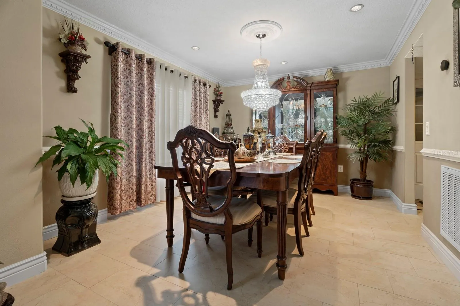 6107 WATERFIELD WAY