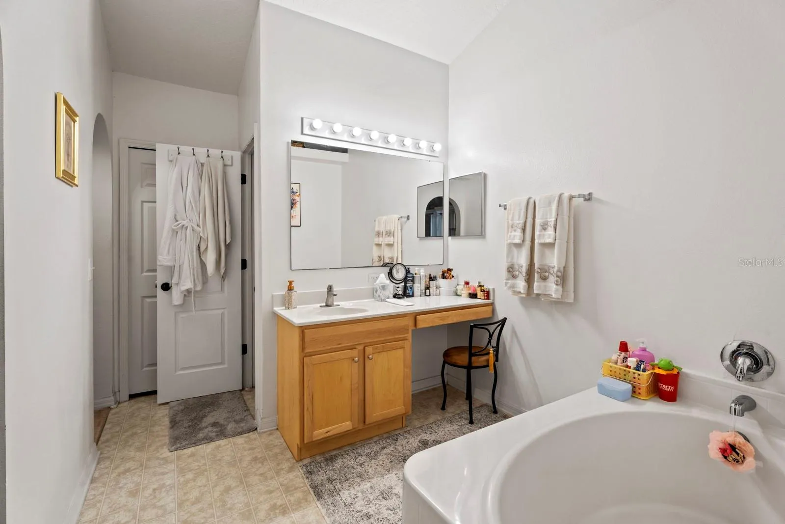 6107 WATERFIELD WAY