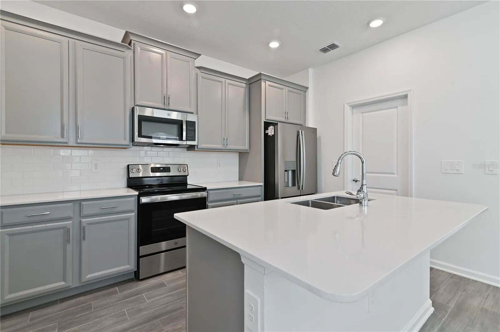 6446 LIMBERPINE ALY