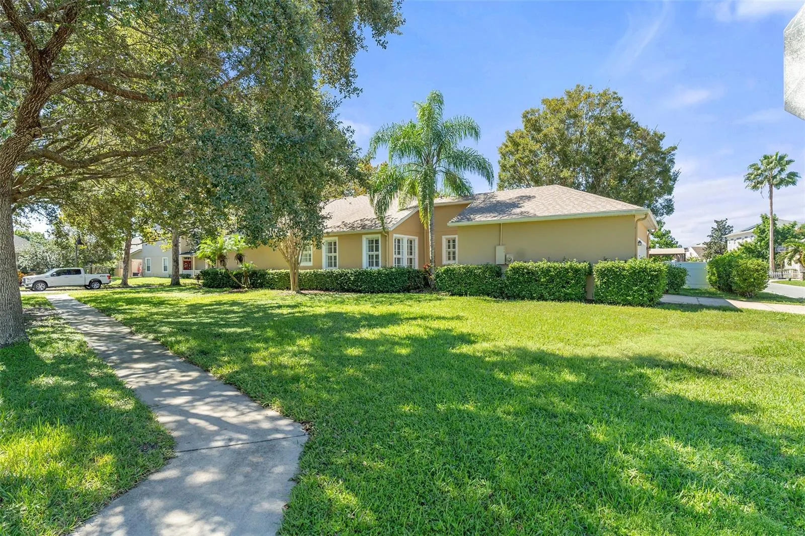 6913 BEARGRASS RD