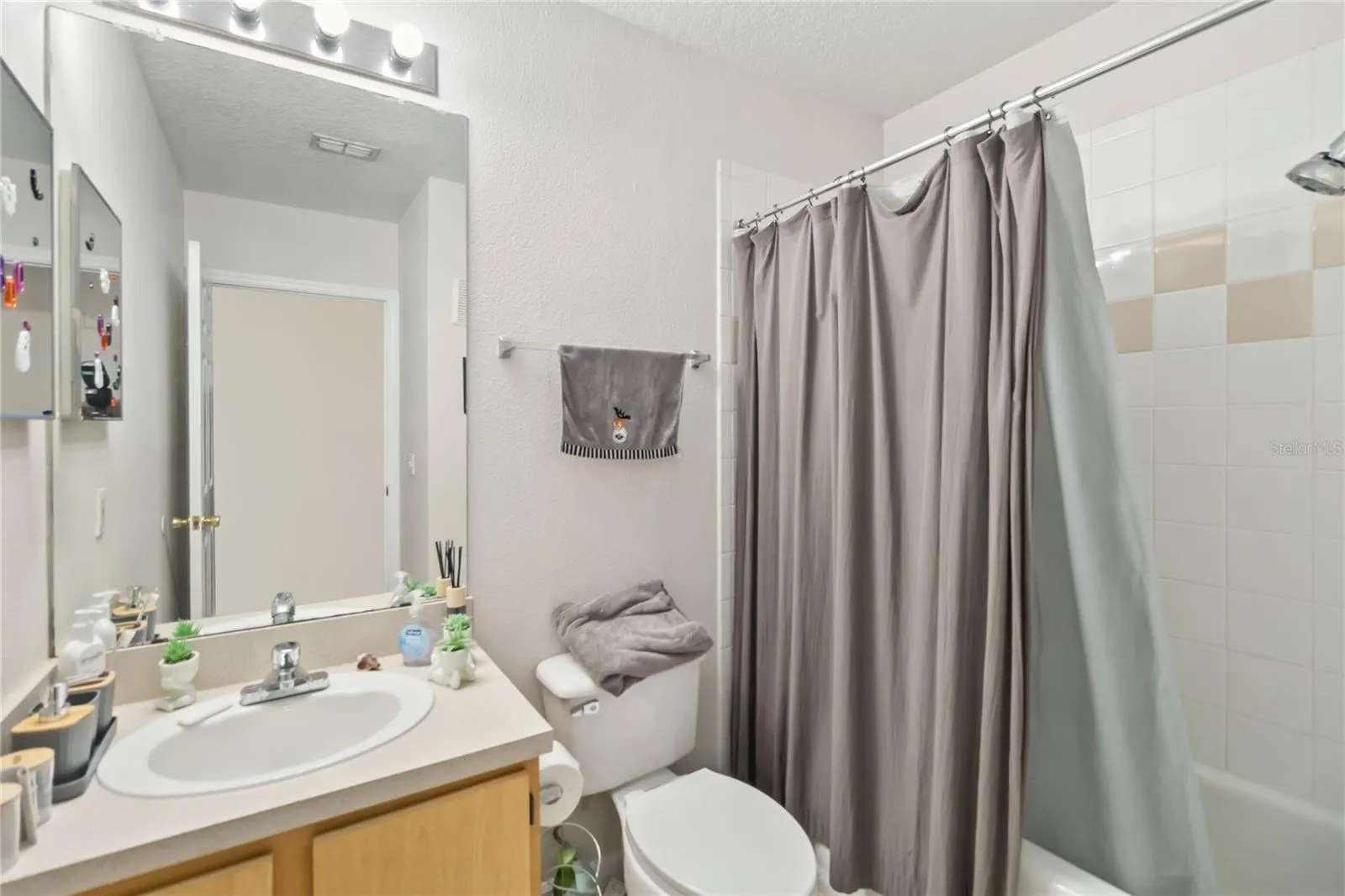 6566 SWISSCO DR #417, #417