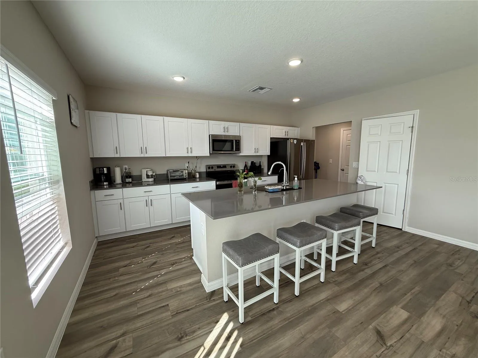 3464 DAHLIA DR