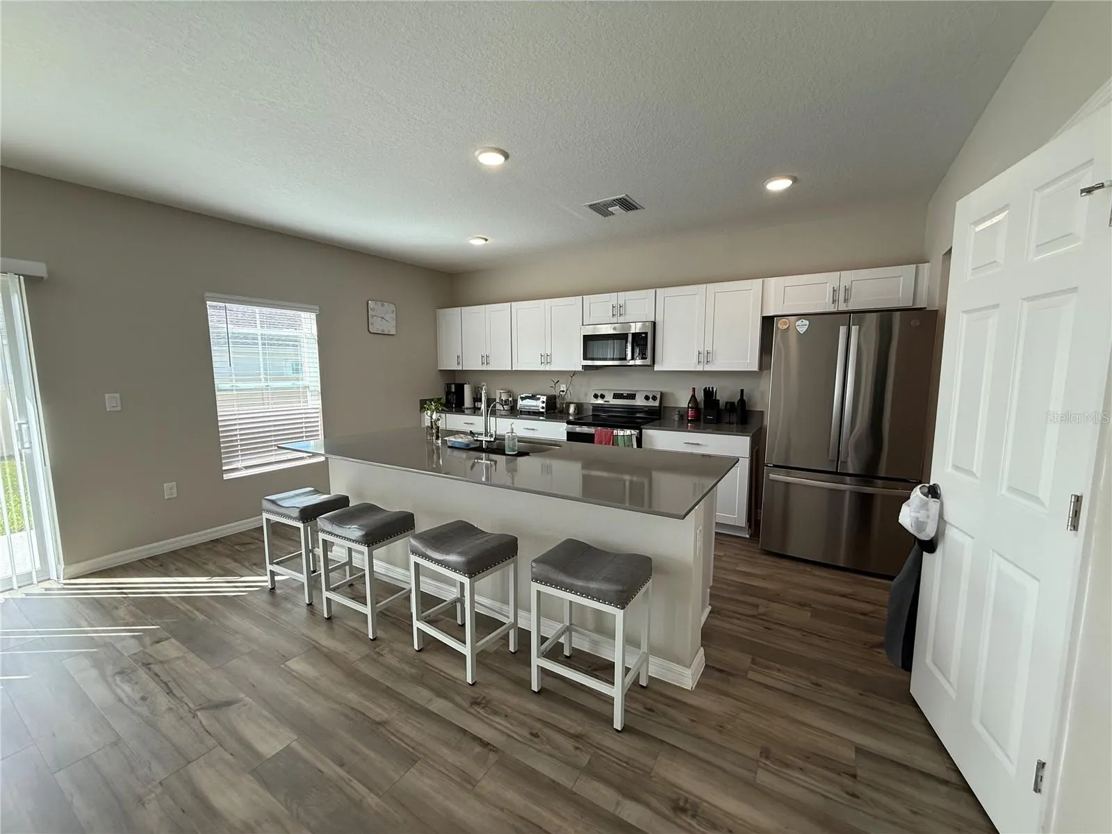 3464 DAHLIA DR