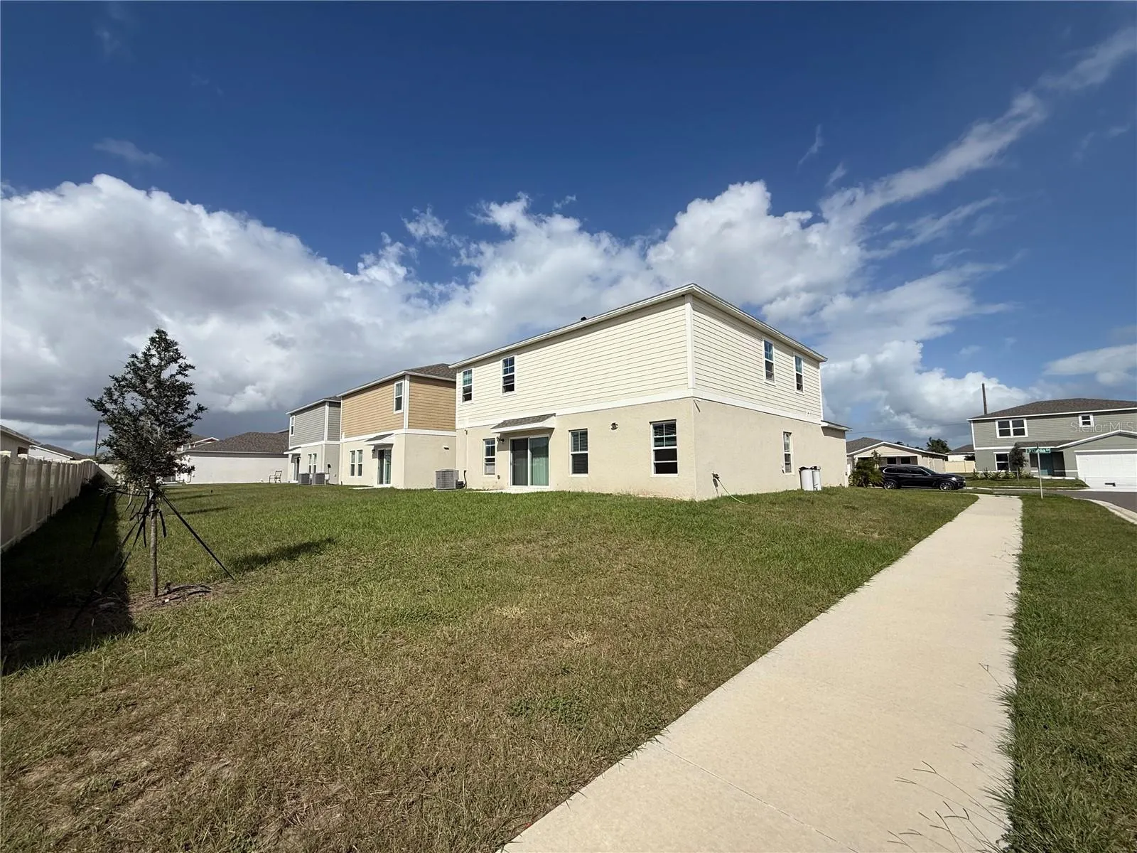3464 DAHLIA DR