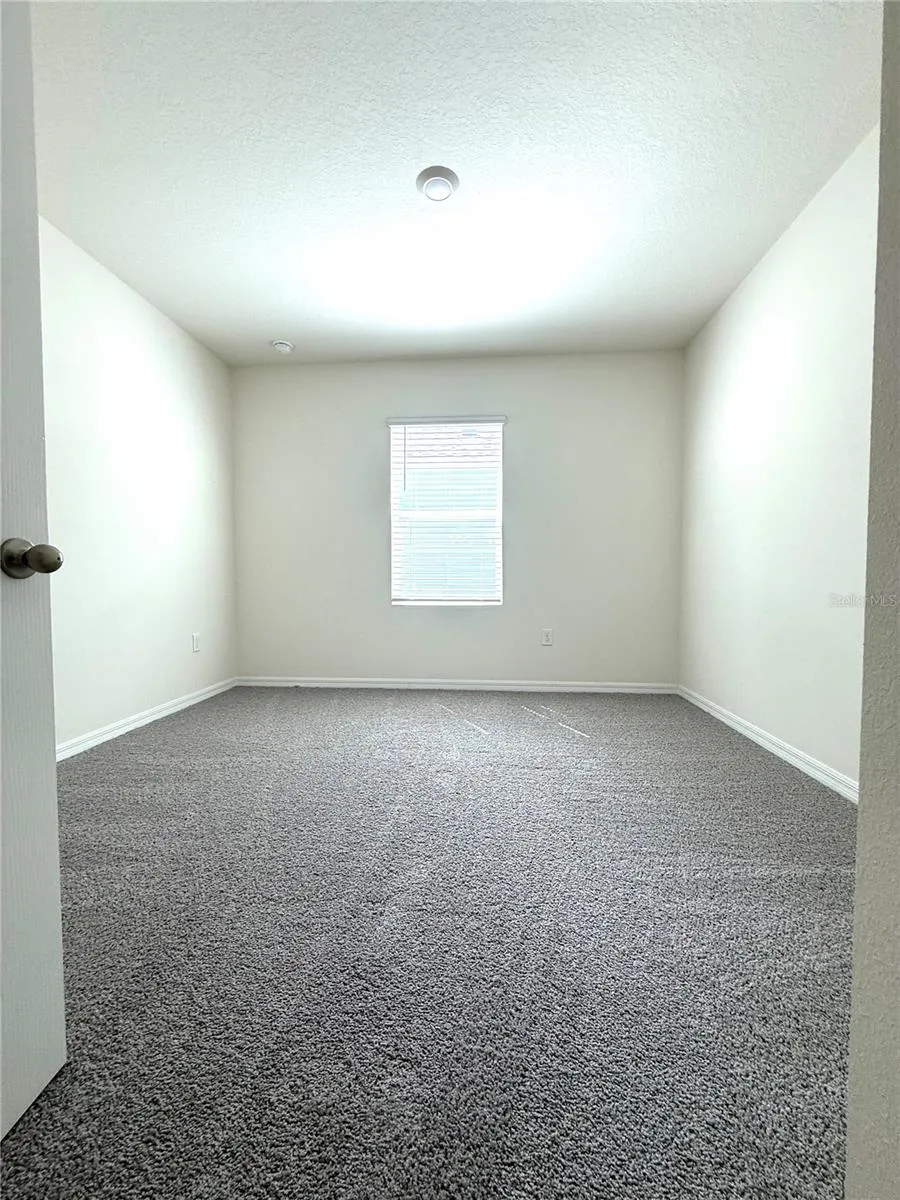 216 TAYLOR GROVES ST