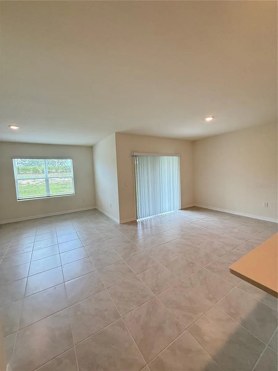 216 TAYLOR GROVES ST