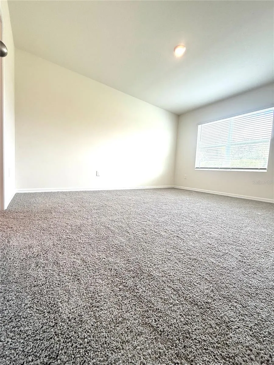 216 TAYLOR GROVES ST
