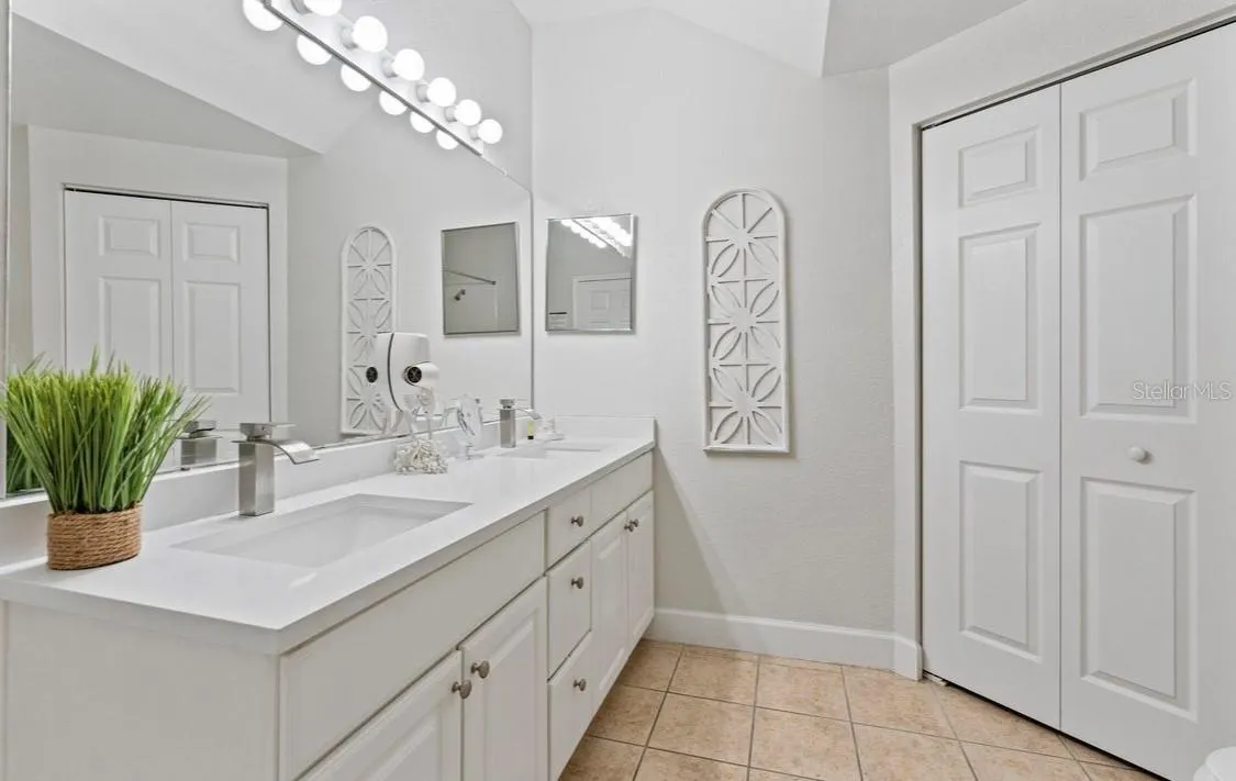 2964 LUCAYAN HARBOUR CIR #107, #107
