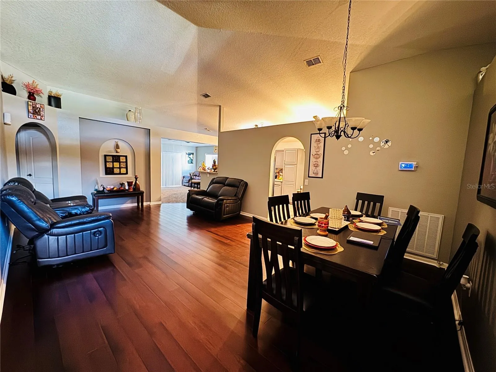5528 SYCAMORE CANYON DR