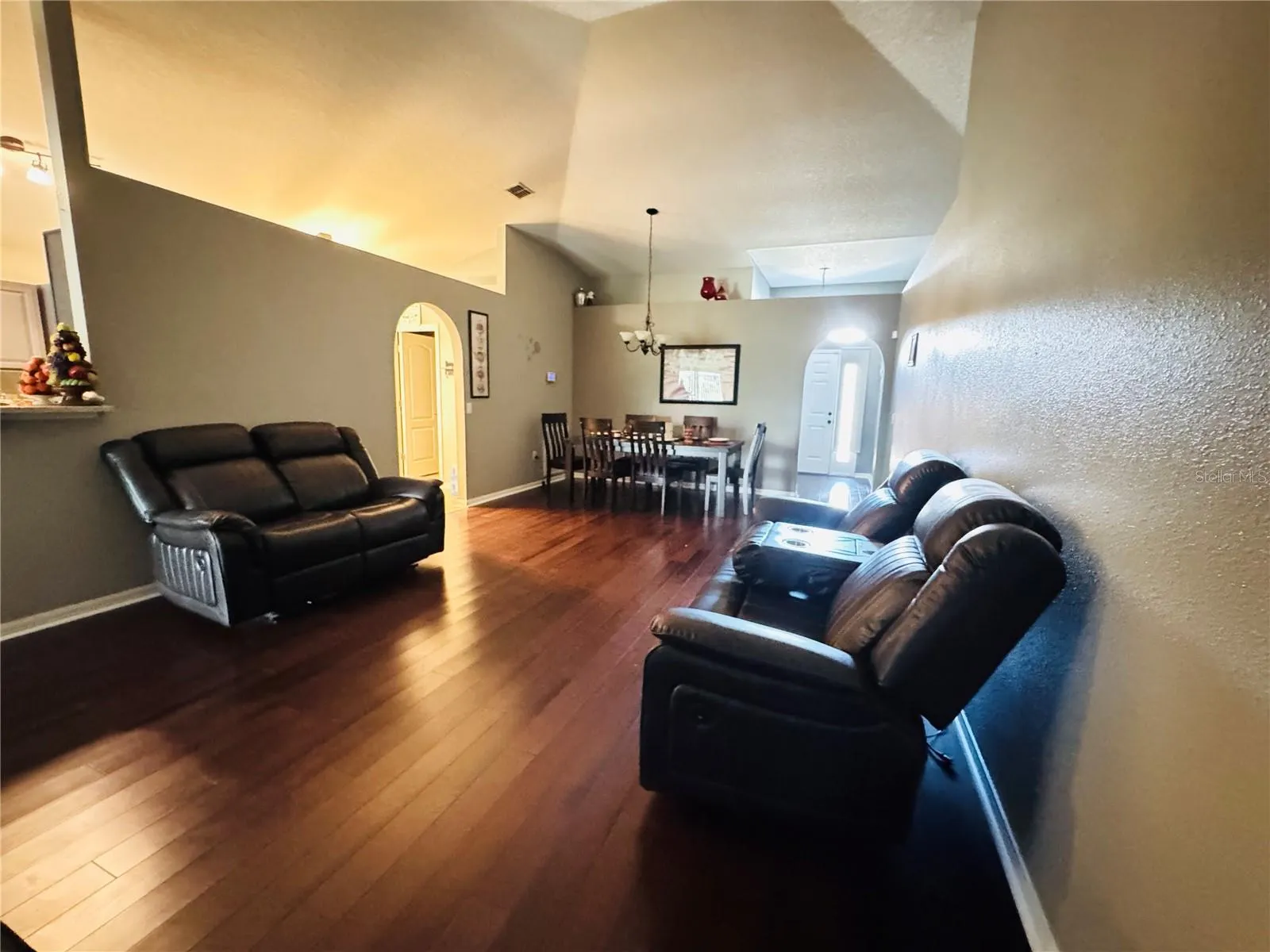 5528 SYCAMORE CANYON DR
