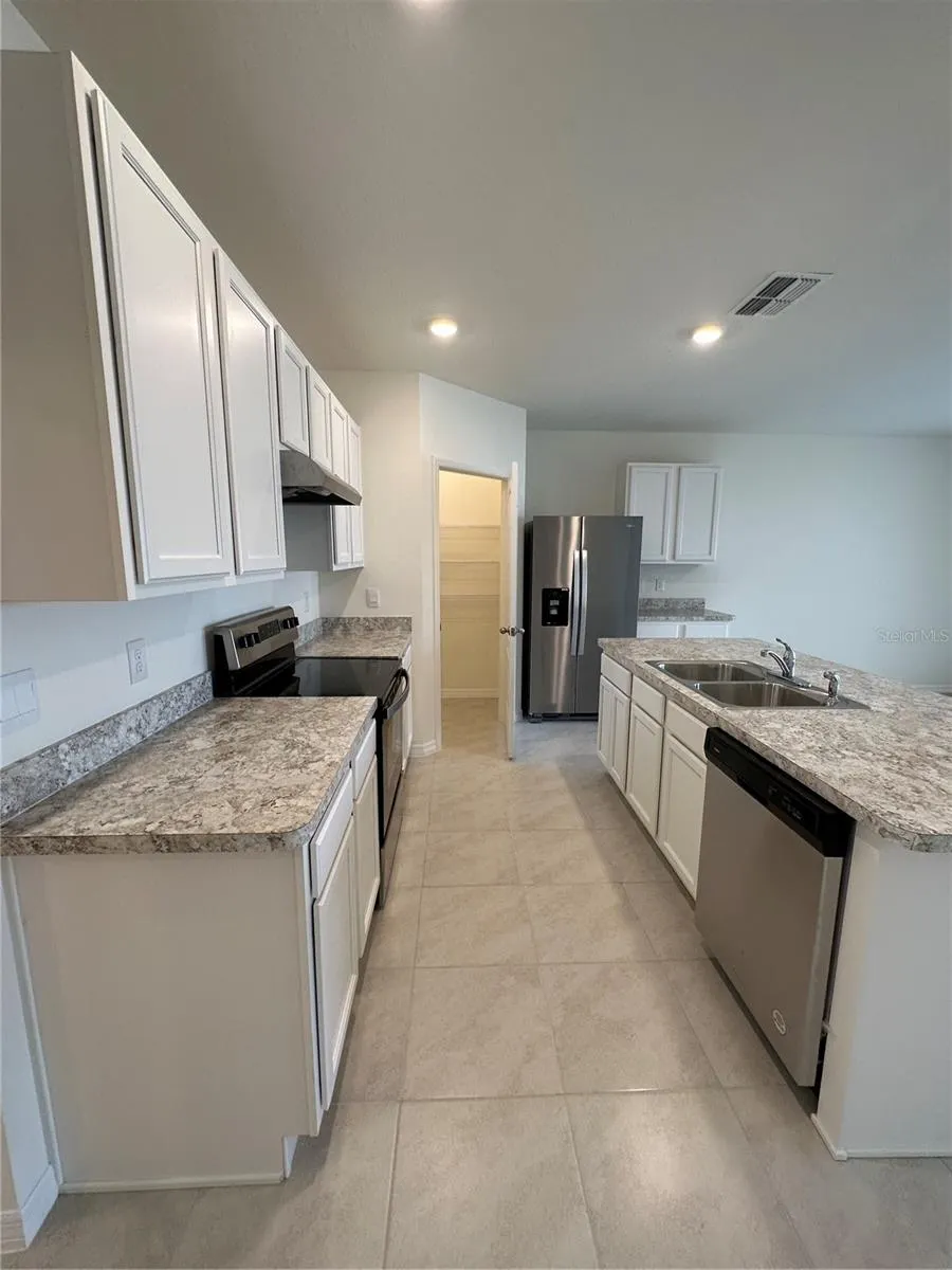455 BOARDWALK AVE