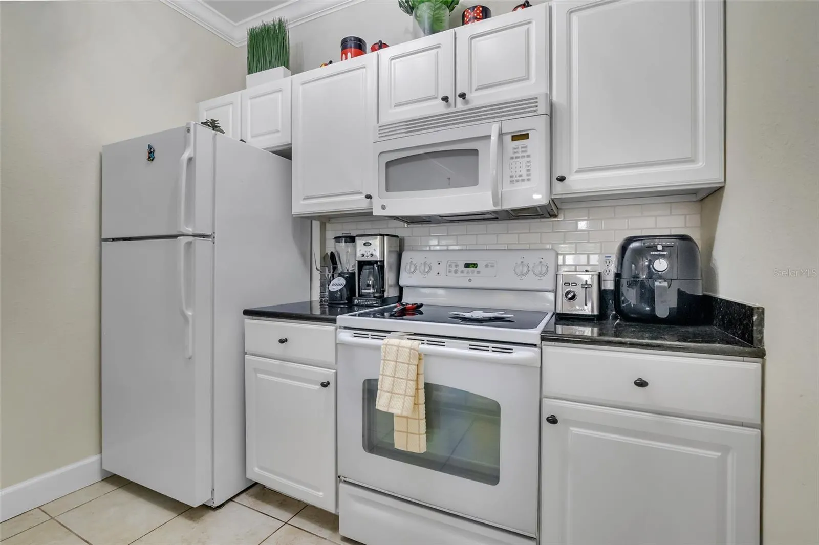 2960 LUCAYAN HARBOUR CIR #103, #103