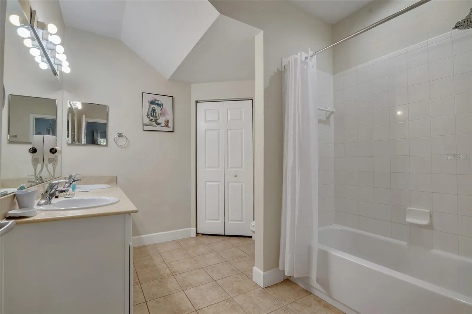 2960 LUCAYAN HARBOUR CIR #103, #103