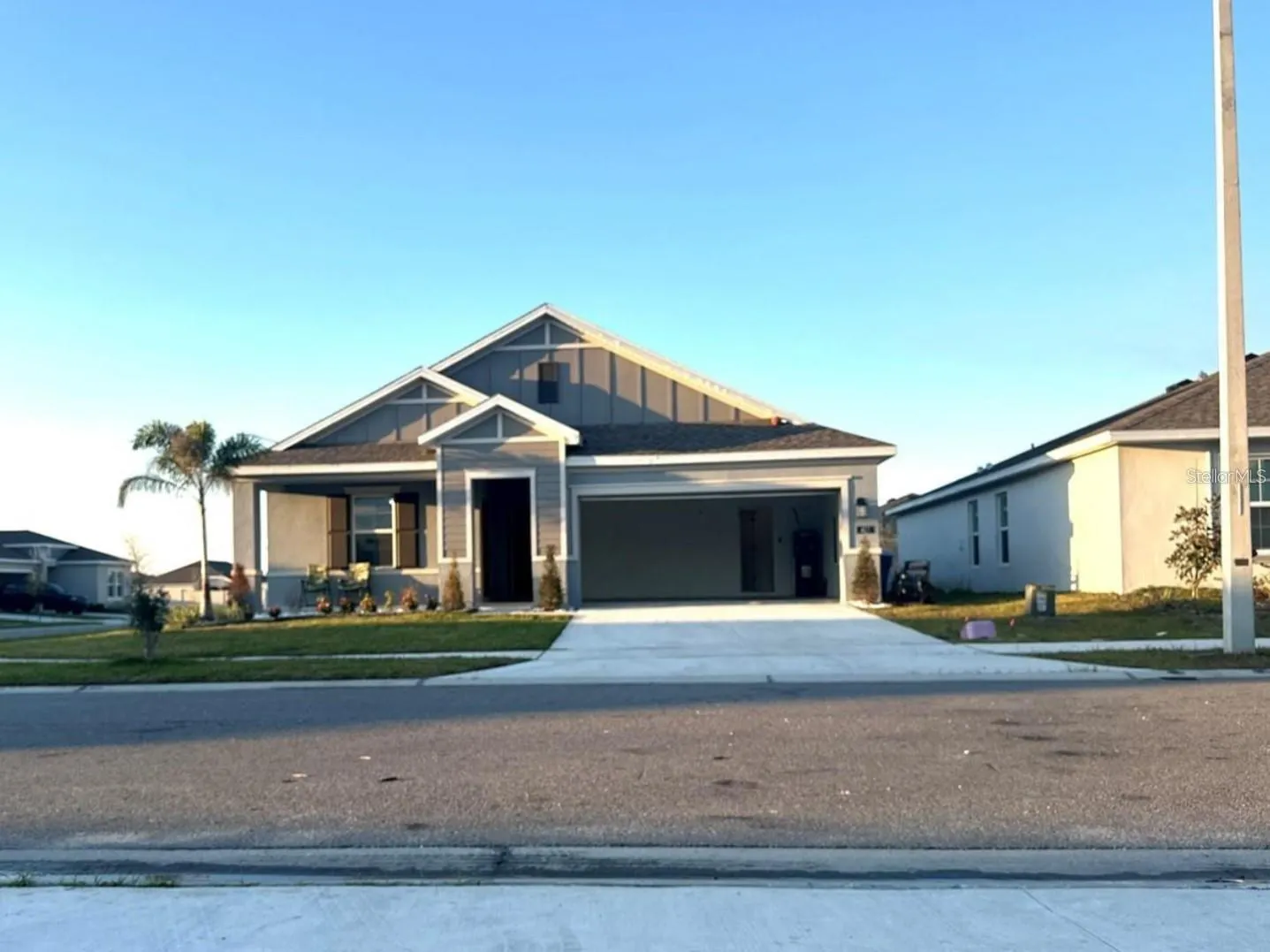 401 SANDBAR LN