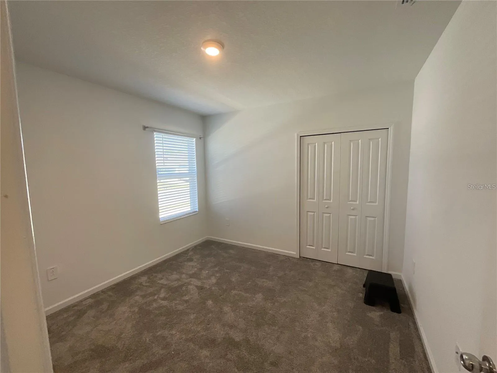 401 SANDBAR LN