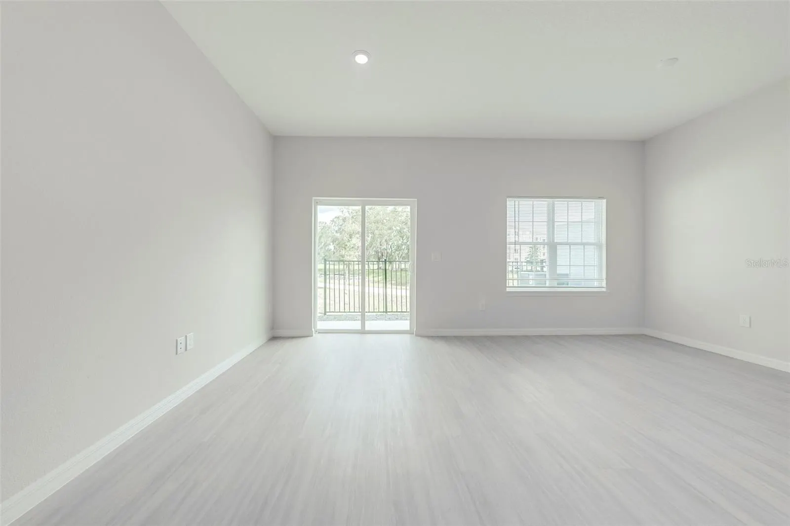 2147 PENNY LN
