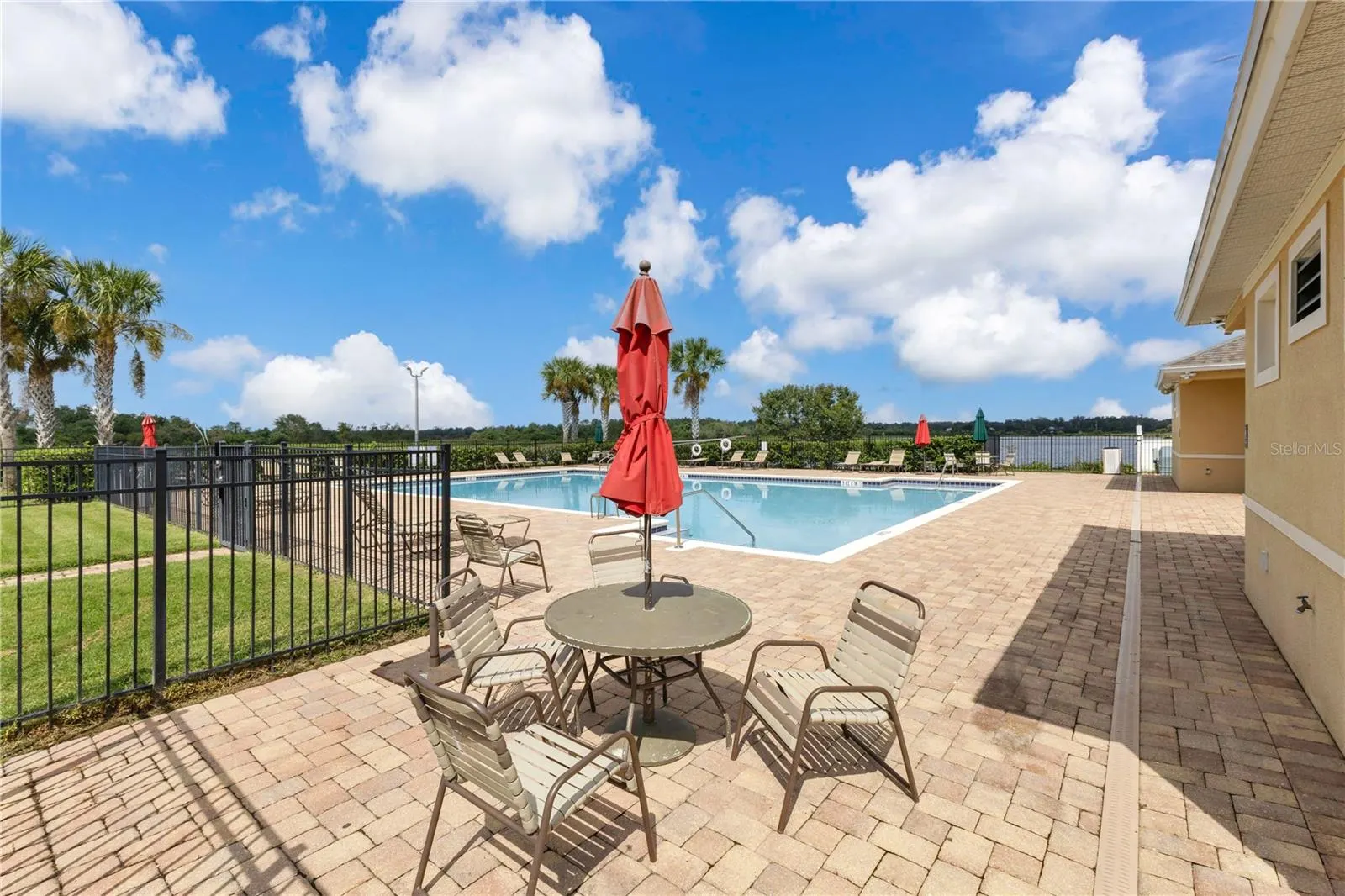 1507 ALLIGATOR ST