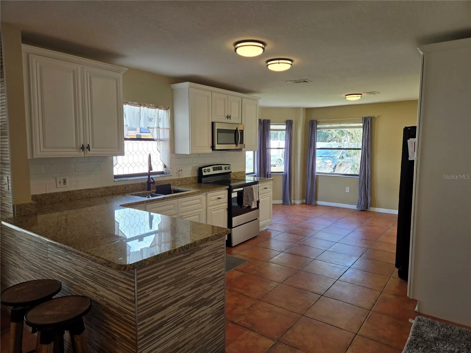 2833 SHEA CT