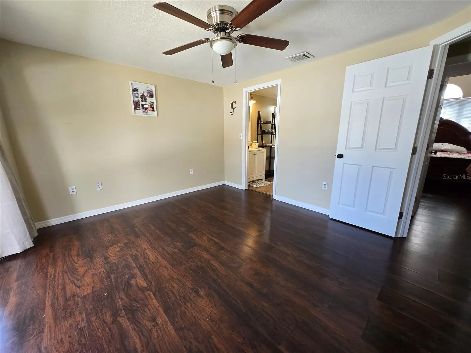 2833 SHEA CT