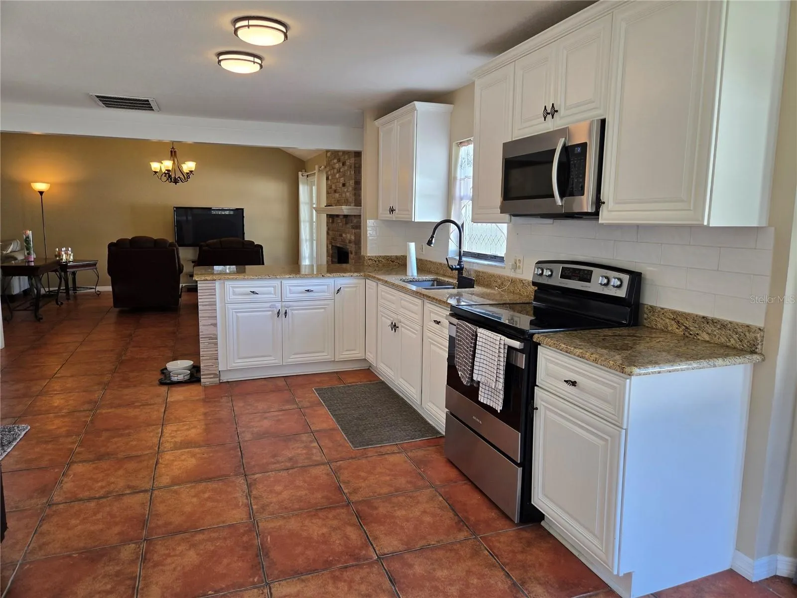 2833 SHEA CT