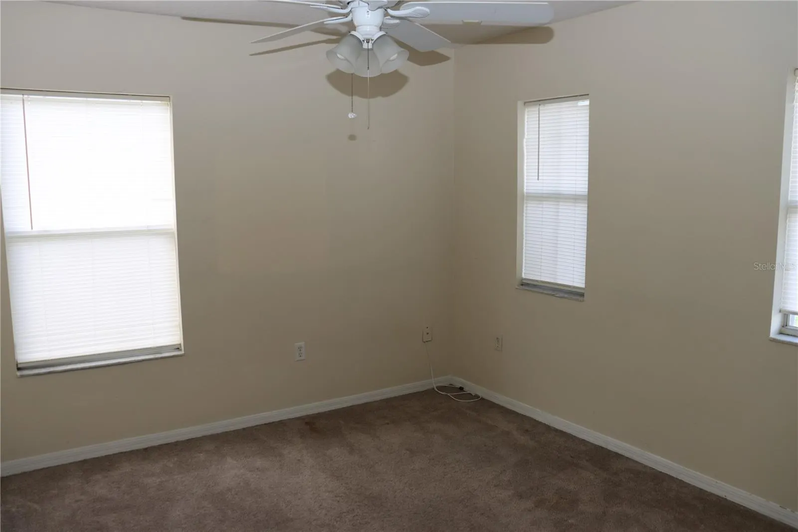 1927 KIMLYN CIR