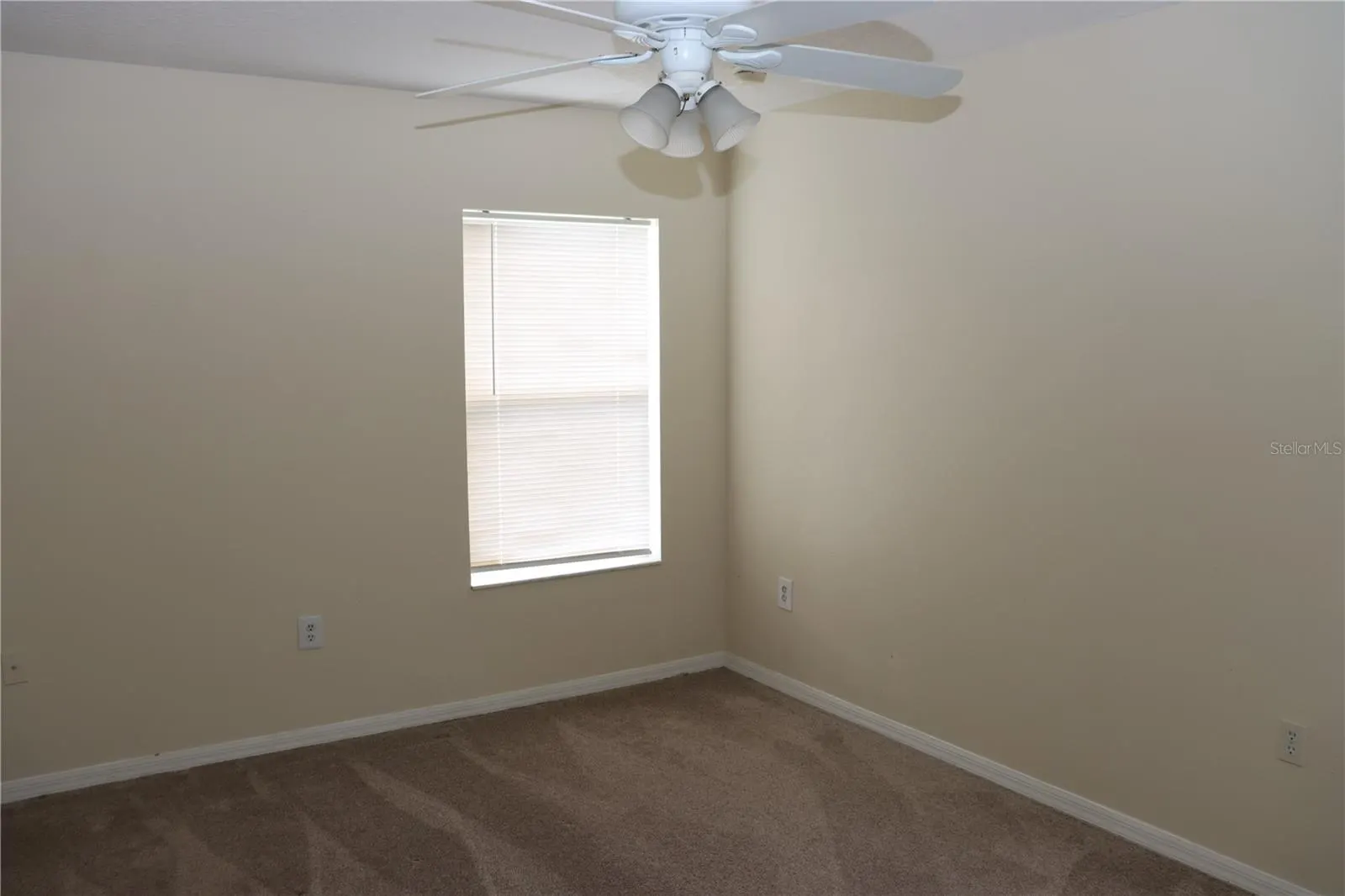 1927 KIMLYN CIR