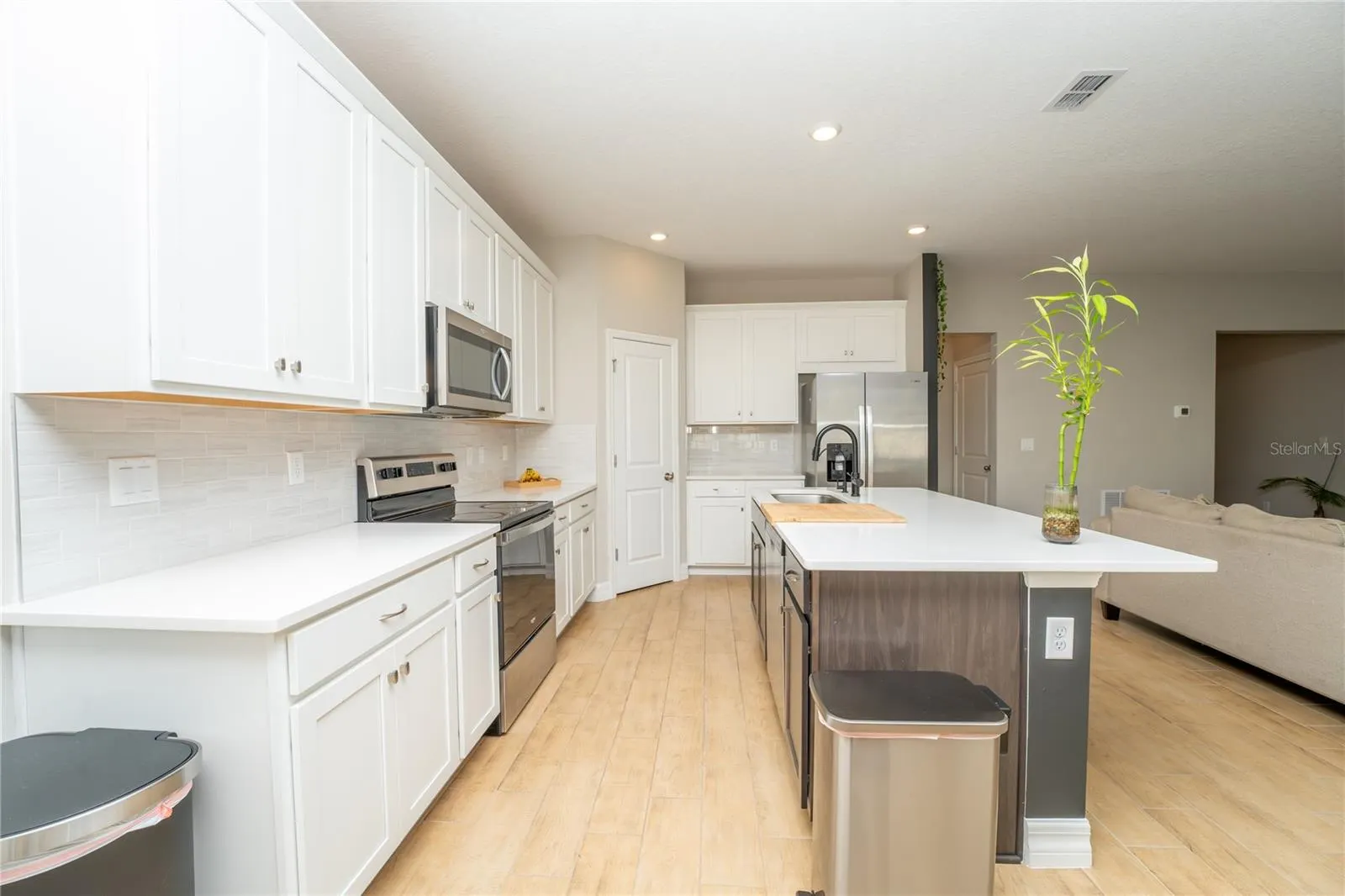 1177 FOX HEDGE LN