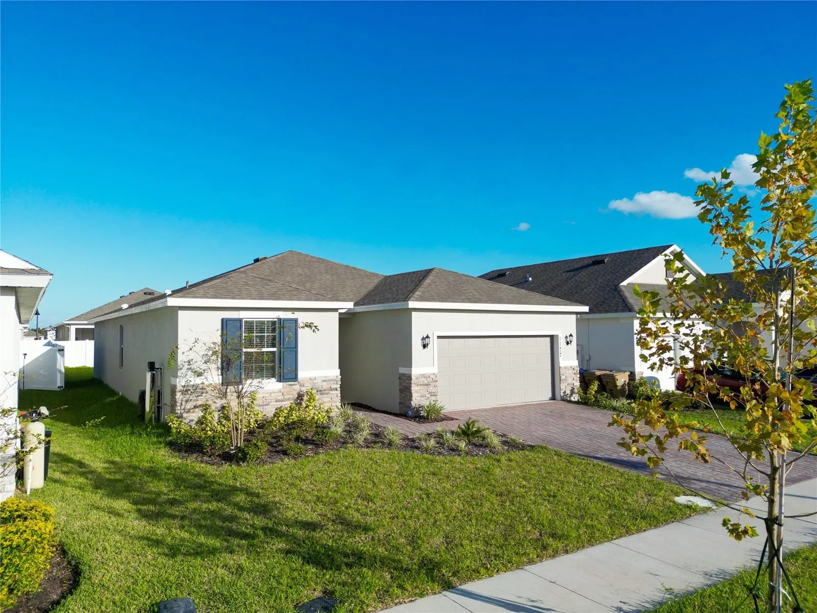 1177 FOX HEDGE LN
