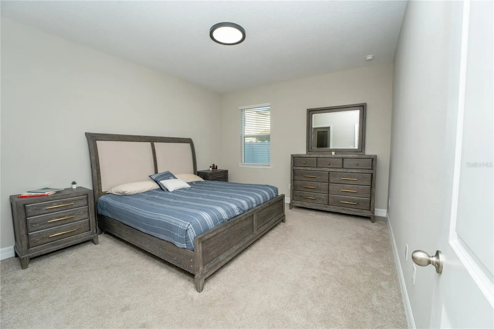 1177 FOX HEDGE LN