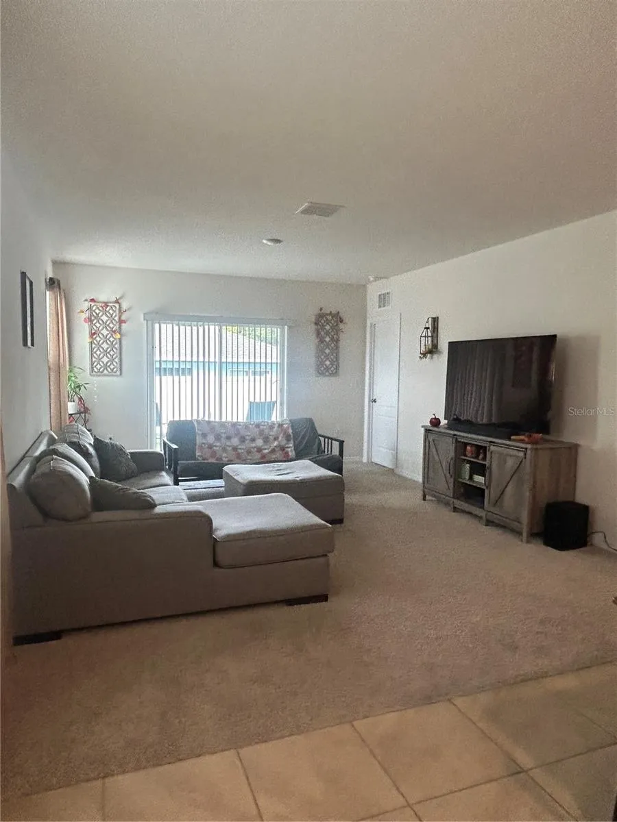 1396 BERRY LN