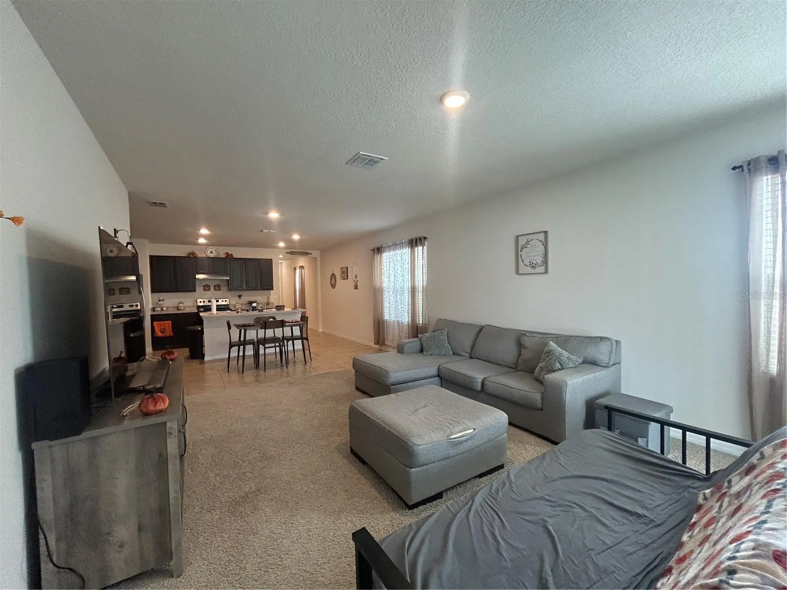 1396 BERRY LN