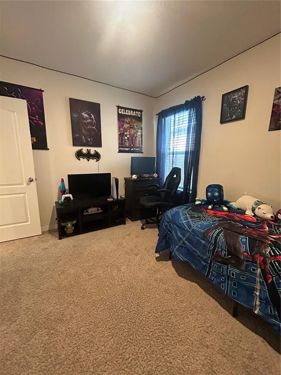1396 BERRY LN