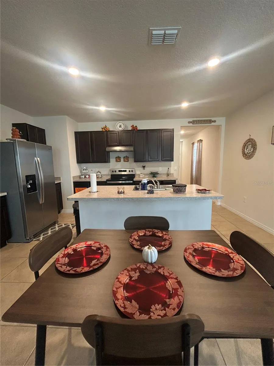 1396 BERRY LN