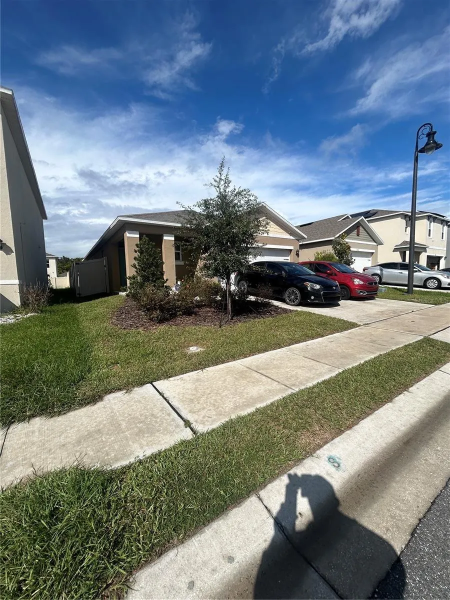 1396 BERRY LN