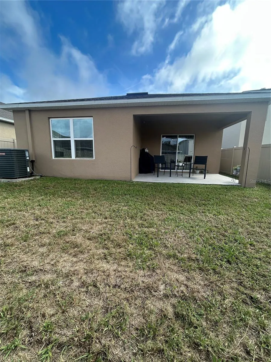 1396 BERRY LN
