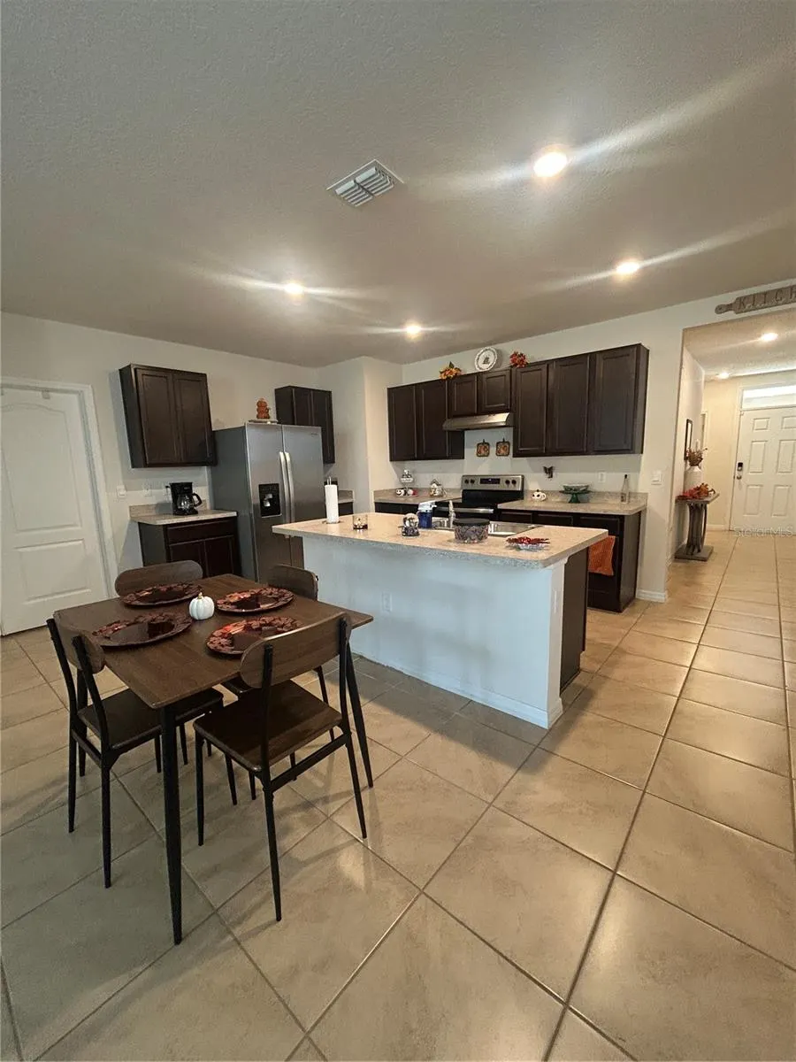 1396 BERRY LN