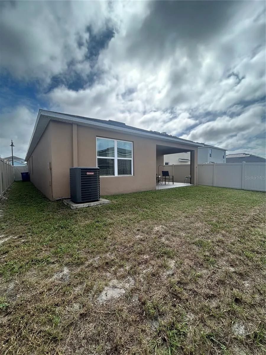 1396 BERRY LN