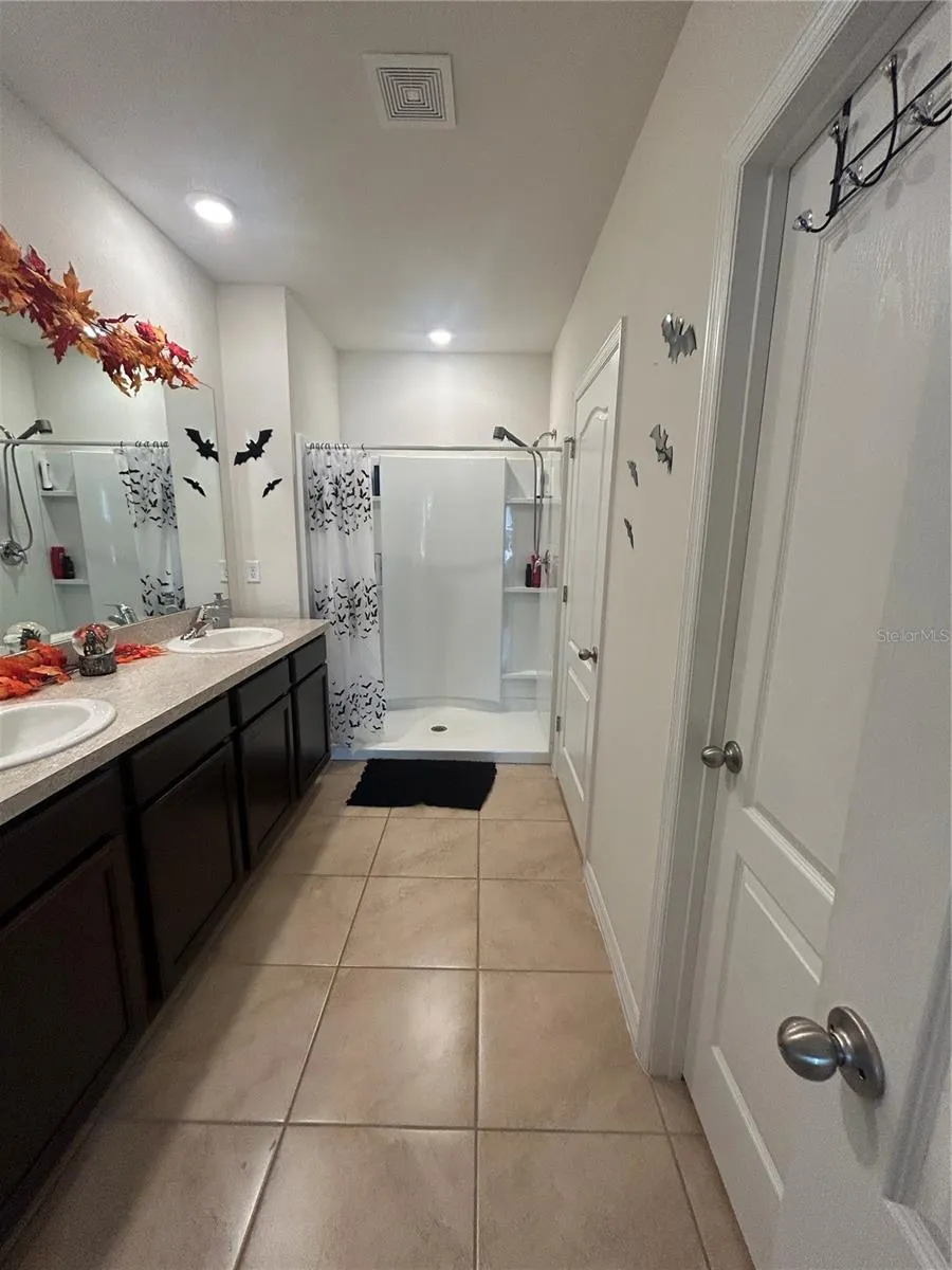 1396 BERRY LN