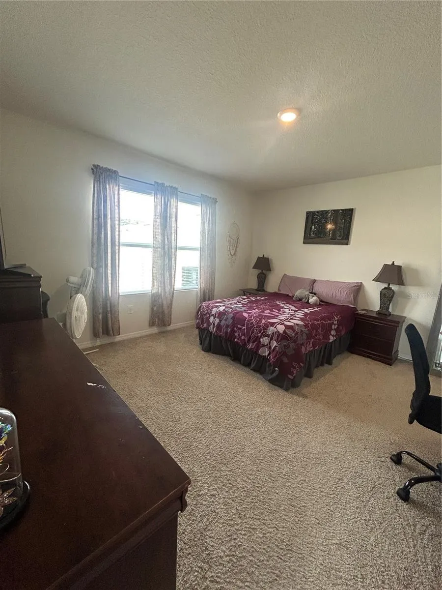 1396 BERRY LN