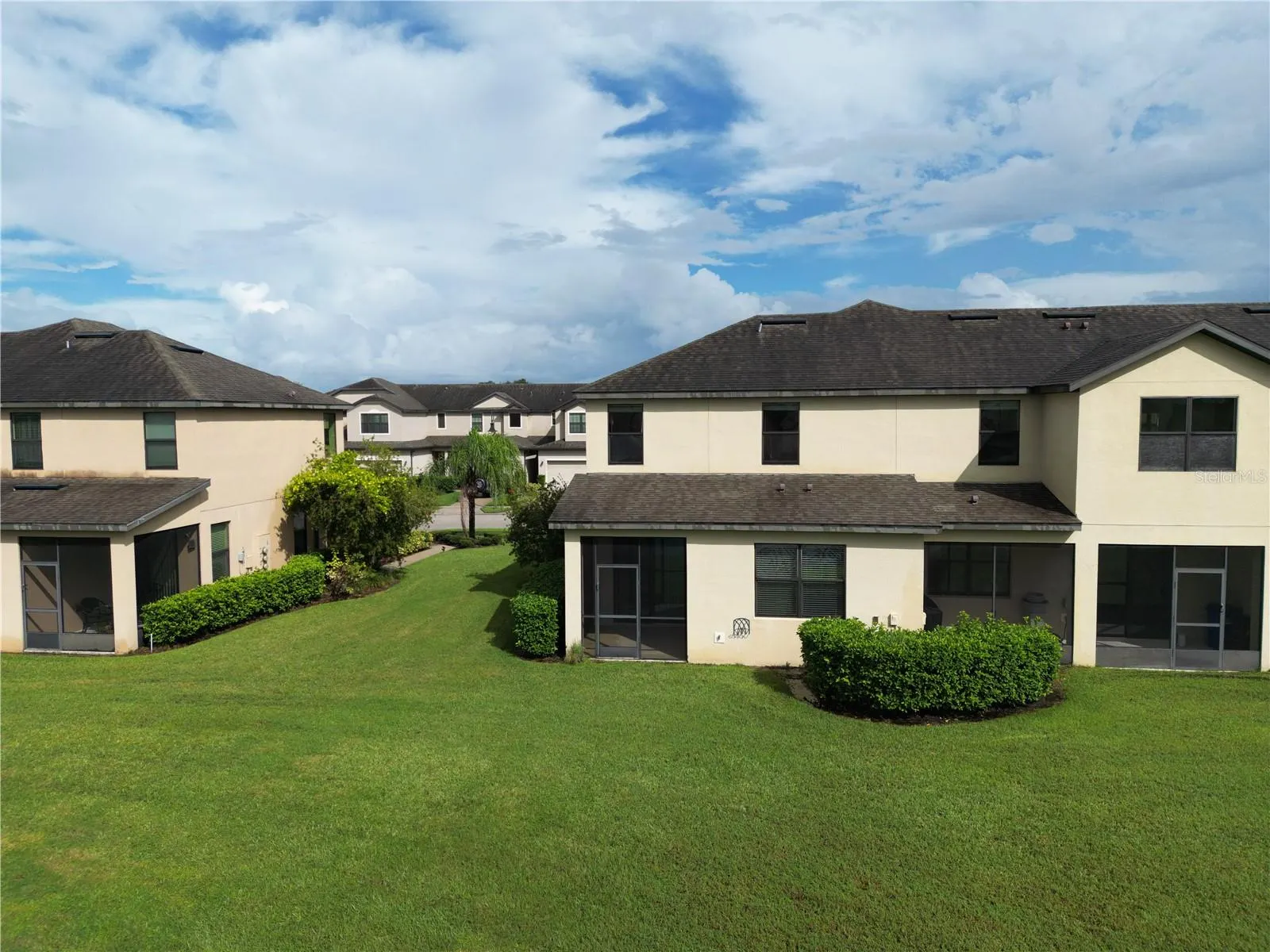 2449 SEVEN OAKS DR