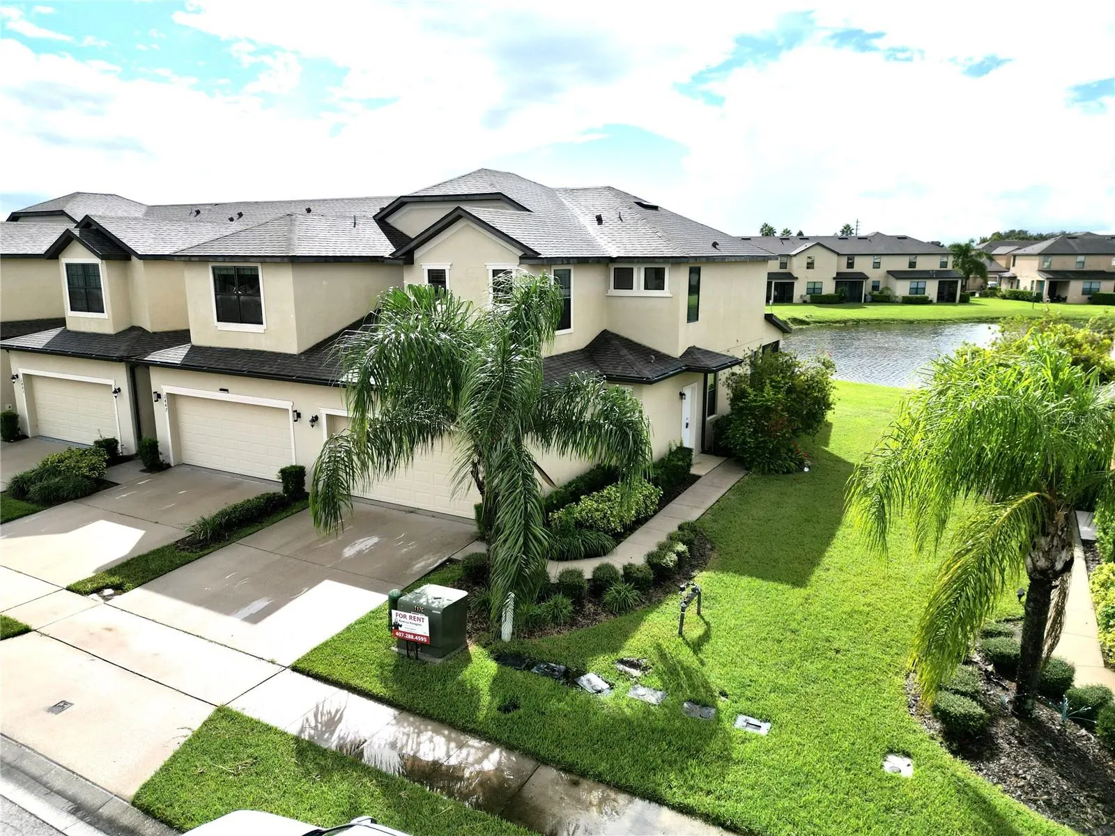 2449 SEVEN OAKS DR