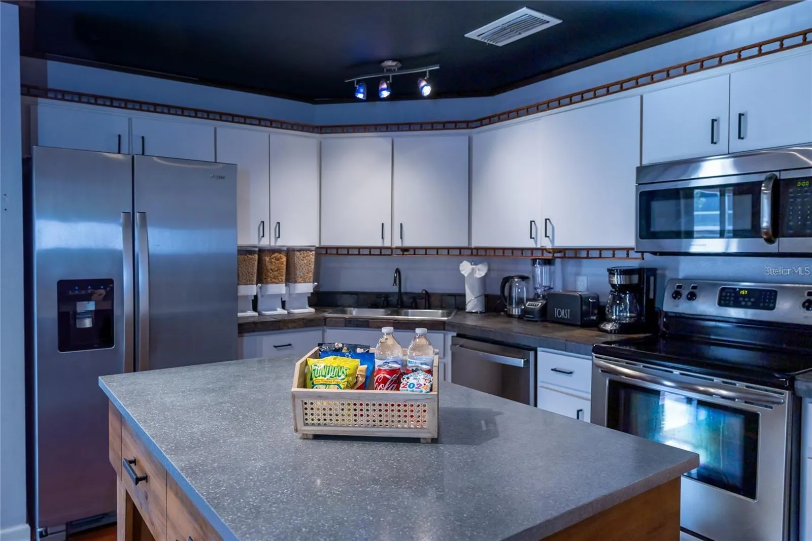 7778 INDIAN RIDGE TRL S