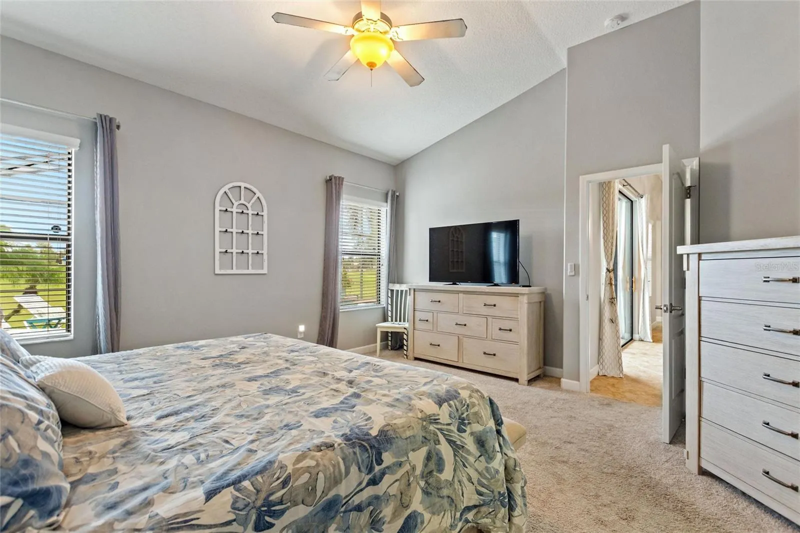 8956 DOVE VALLEY WAY