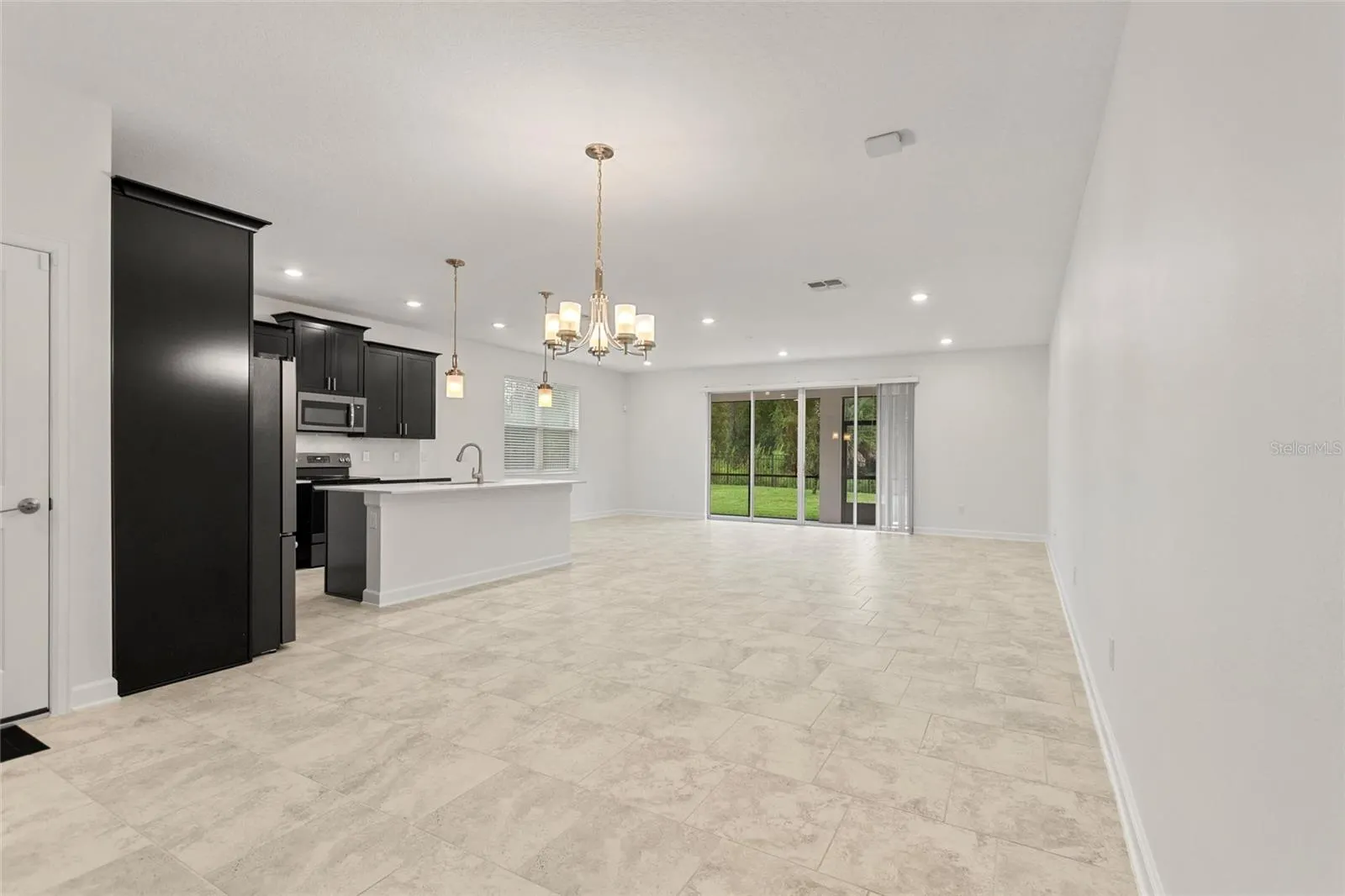 484 BRUNSWICK DR